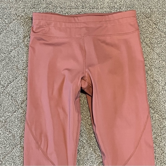 Fabletics Leggings Womens Medium Pink Mid Rise Statement Ultra cool Pocket NWT - Picture 2 of 12